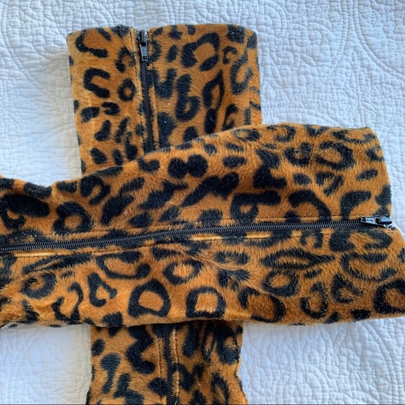 Custom Made Immaculate Italian Cheetah Print Boots - Picture 4 of 9